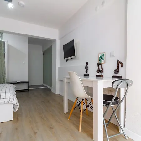 Alex Lara أنطاليا